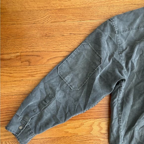 DRILL Shirt Men’s Large Gray Button Down Microfiber Top Pockets Flaws Shown Pics - Picture 4 of 11